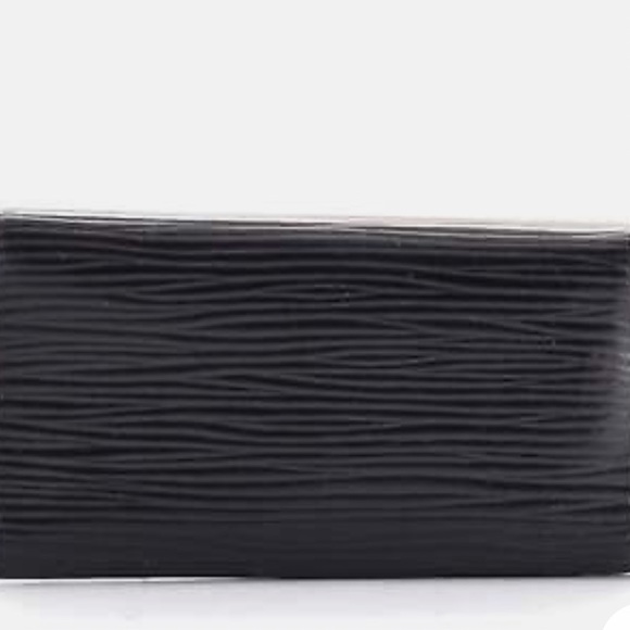 Louis Vuitton Epi Leather 4 Key Holder Epi Leather Black Louis Vuitton - Picture 6 of 11